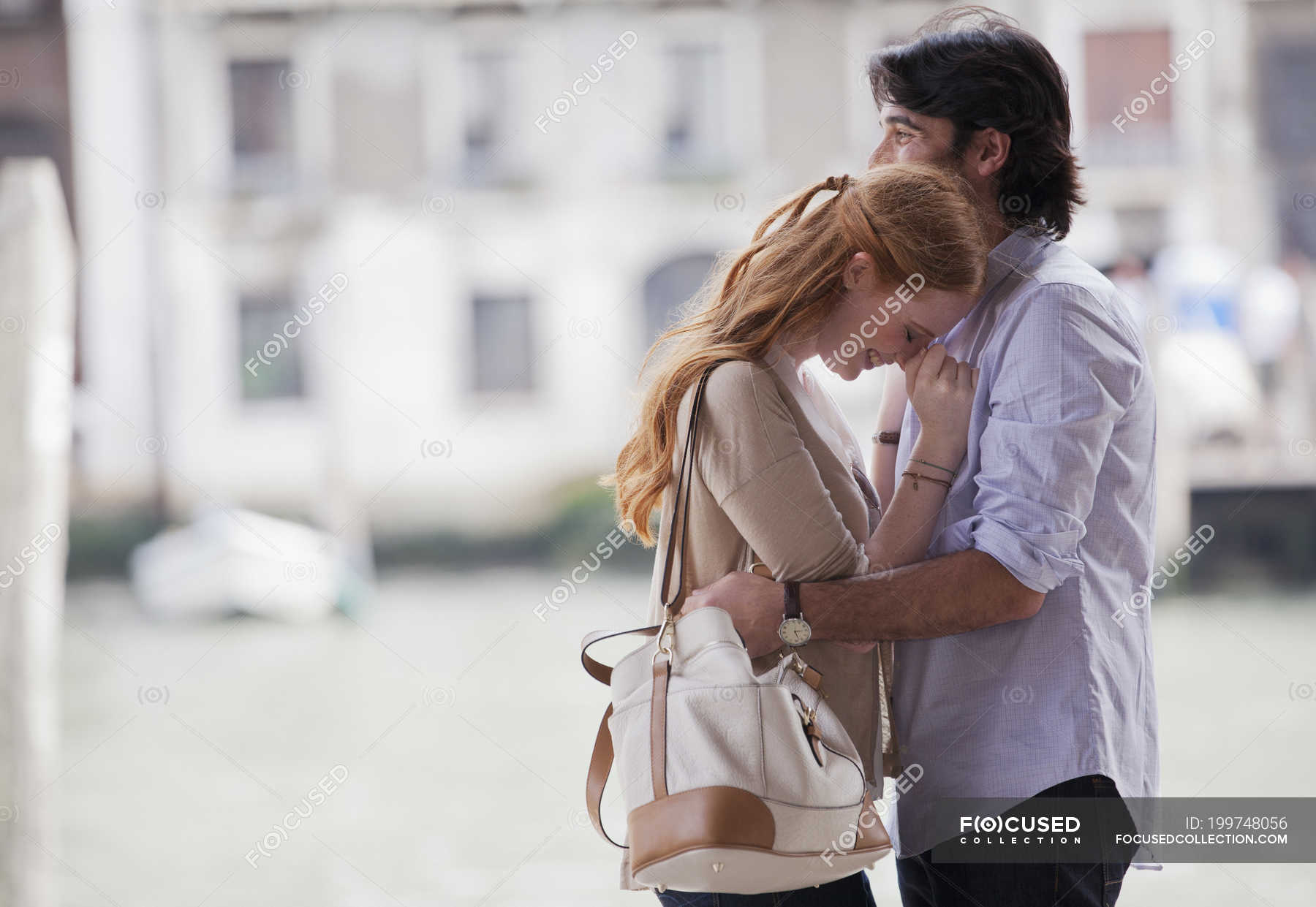 Влюбленные парень и девушка. Нежные отношения. Счастливые мужчина и женщина. Пара 8 31. Красивая пара влюбленных.