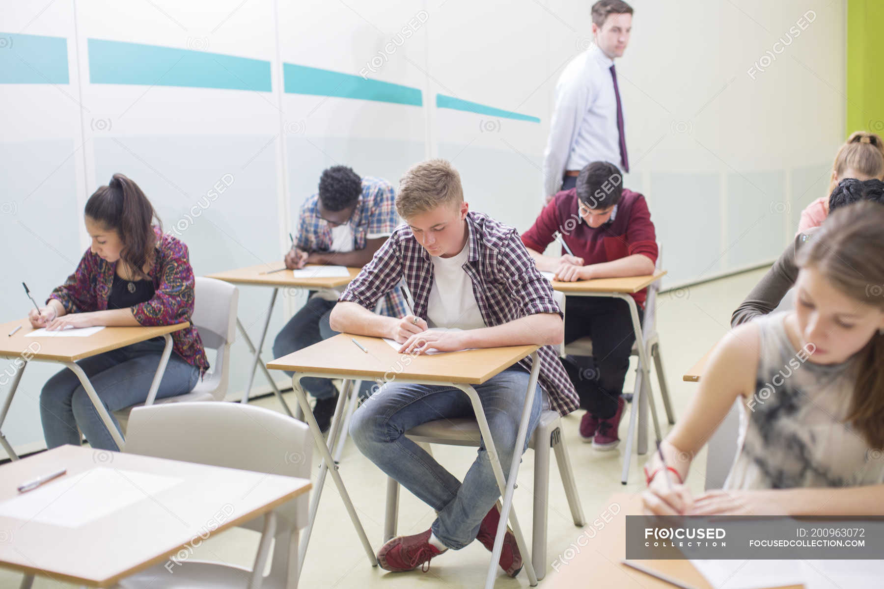 Exam focus. Экзамен GCSE пример. Alex speaking Invigilator.