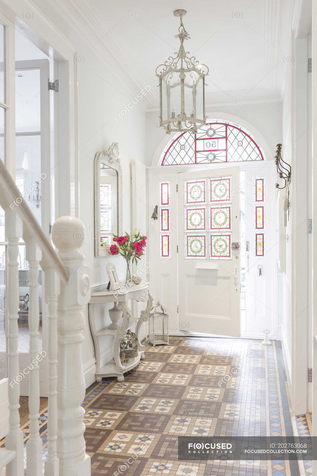 luxury homes foyer