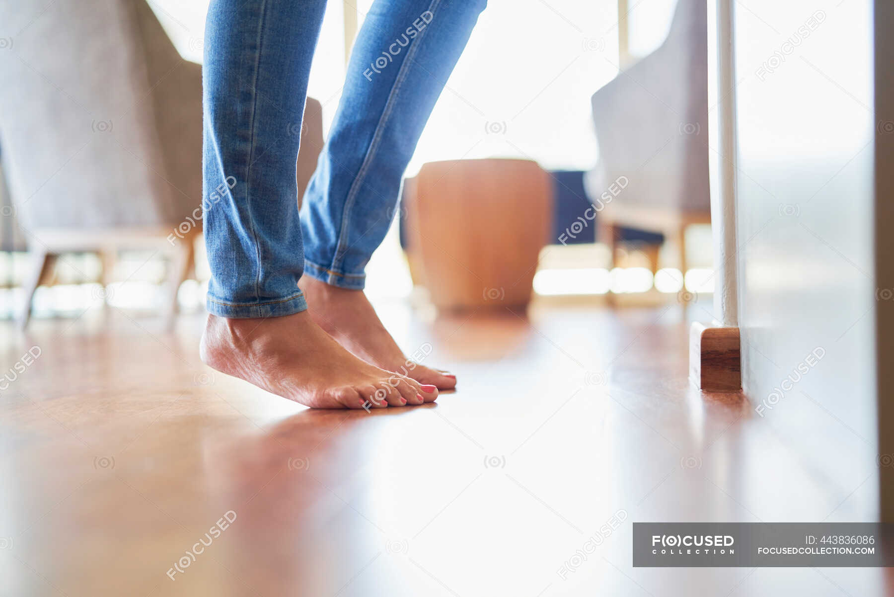 Фото Ног Девушек На Полу