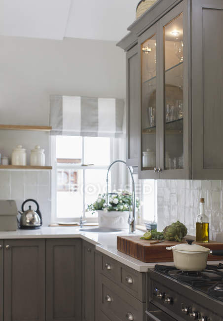 Luxury kitchen indoors during daytime — Stock Photo