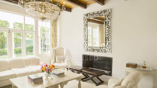 Luxury living room indoors during daytime — Stock Photo