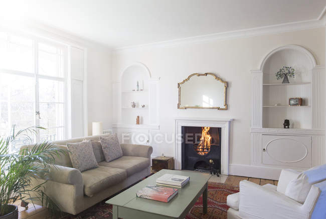 Elegante Wohnung Vitrine Wohnzimmer — Stockfoto