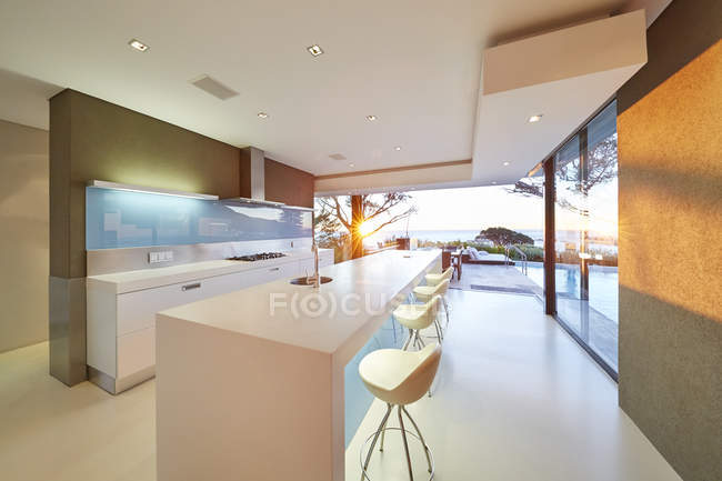 Moderne Luxus-Wohnvitrine Küche — Stockfoto