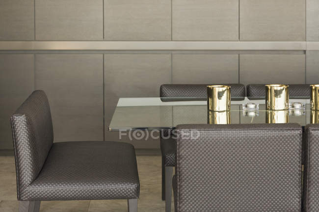 Luxo moderna casa vitrine mesa de jantar — Fotografia de Stock