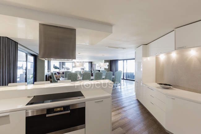 Modern luxury home showcase interior kitchen — Stock Photo