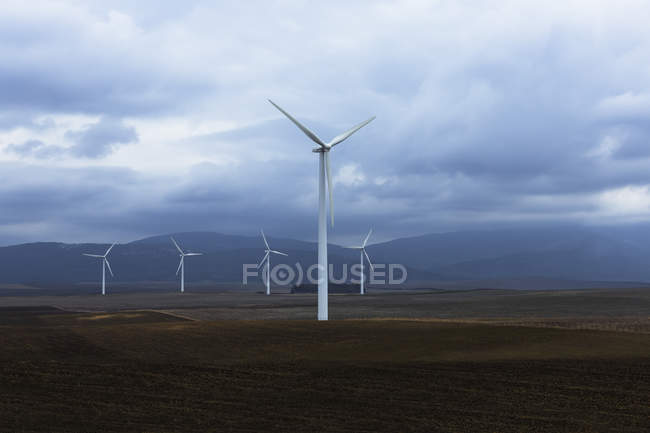 Parc éolien dans la vallée, Andalousie, Espagne — Photo de stock