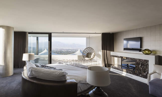 Modern luxury home showcase interior bedroom — Stock Photo