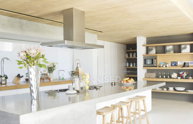 Arbeitsplatte in der modernen Küche — Stockfoto