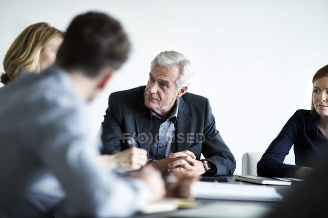 Les gens d'affaires en réunion — Photo de stock