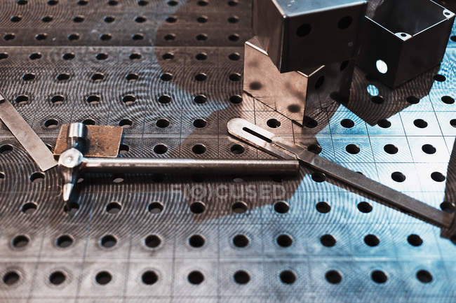 Pièces et pièces en acier dans une usine d'acier — Photo de stock