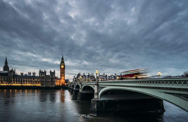 Clouds over Big Ben and Houses of Parliament, London, United Kingdom — Stock Photo