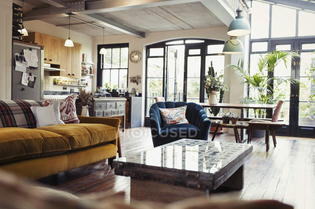 Home showcase open plan living room, dining room and kitchen — Stock Photo