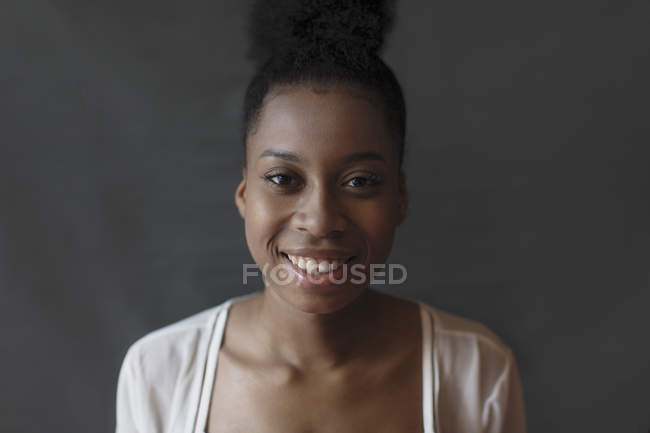 Portrait smiling, confident young woman — Stock Photo