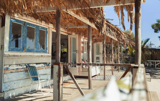 Патио хижины на Солнечном берегу — стоковое фото