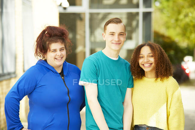 Portrait confident smiling college students — Stock Photo