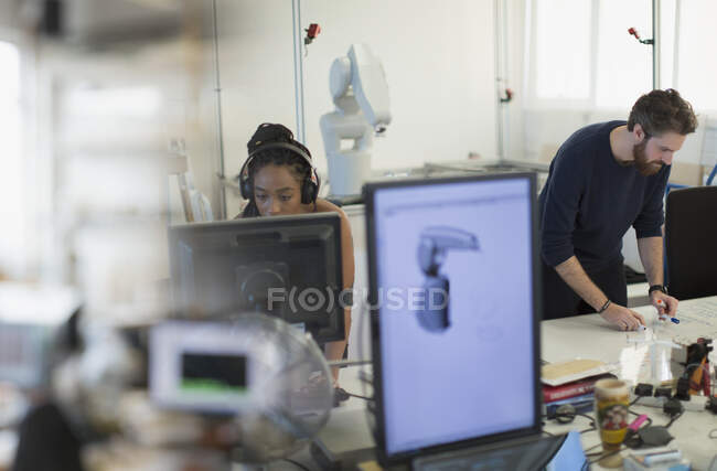 Engineers working in office — Stock Photo