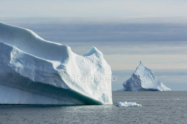 Iceberg formations on Atlantic Ocean Greenland — Stock Photo