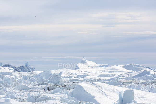 Ghiacciaio soleggiato che scioglie Oceano Atlantico Groenlandia — Foto stock