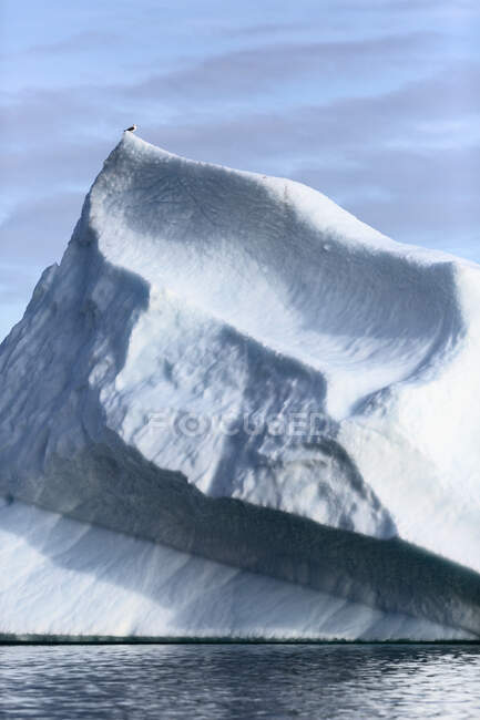 Majestuosa formación de iceberg Groenlandia - foto de stock