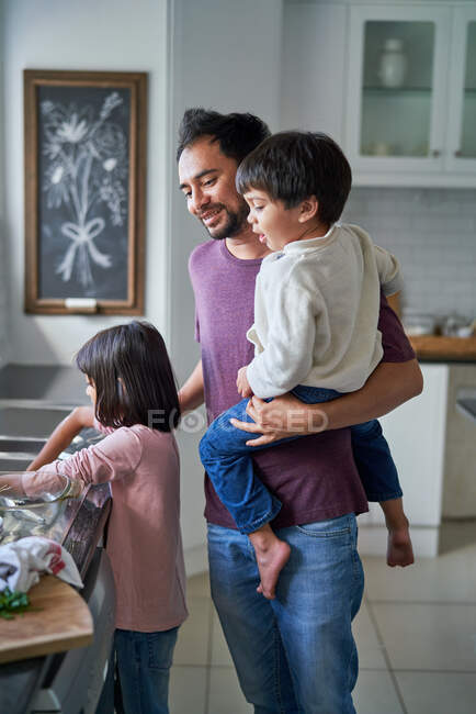 Happy family have time together — Stock Photo