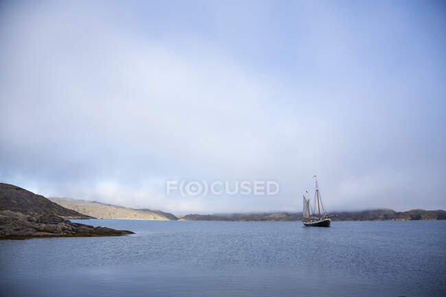 Ship sailing on Atlantic Ocean Greenland — Stock Photo