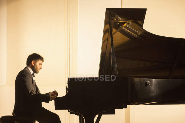 Visão de Pianista realizando — Fotografia de Stock