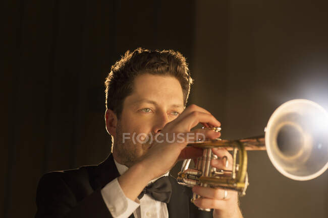Vista de desempenho trompetista — Fotografia de Stock