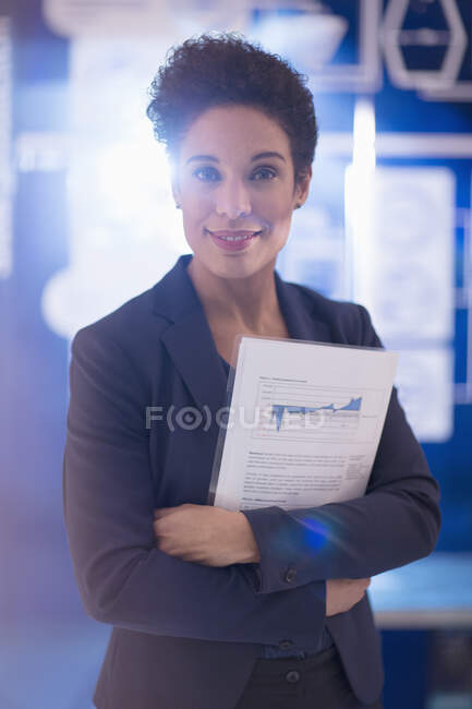 Portrait de femme d'affaires confiante — Photo de stock