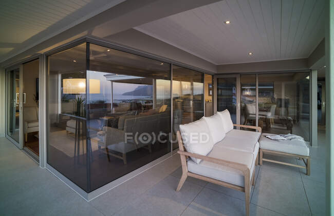 Sofa on luxury home showcase exterior patio — Stock Photo