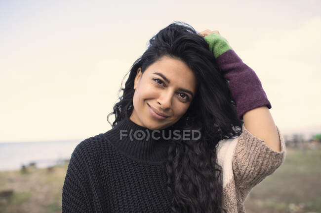 Portrait beautiful woman on beach — Stock Photo