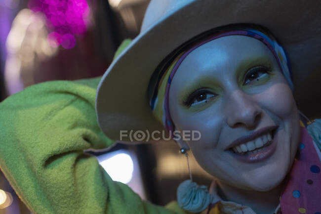 Close up portrait happy stylish woman in fedora — Stock Photo