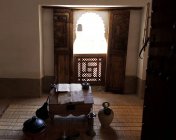Marokko, Marrakesch. Innenraum von medersa ben youssef — Stockfoto