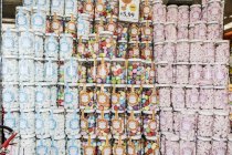 April 13, 2017. Italy, Milan. Piles of jars with sweets and candies in confectionery store — Stock Photo