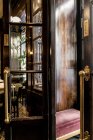 Открытая дверь Джакомо Бистро, Милан — стоковое фото