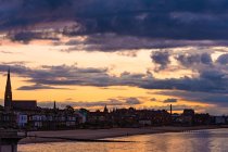 Paysage urbain de Portobello au coucher du soleil, Édimbourg, Écosse, Royaume-Uni — Photo de stock