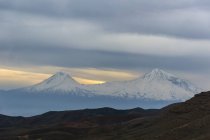 Armenia, Ararat Province, Yeghegnavan, Moody landscape with Mount Ararat - dormant volcano in eastern Anatolia on the border with Armenia and Iran — Stock Photo