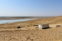 Turkmenistán, Lebap, El río Amudarya forma durante mucho tiempo la frontera, muy vigilada, con Turkmenistán, un país en gran medida aislado y desconocido bajo un dictador excéntrico. - foto de stock