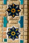 Uzbekistán, Samarcanda provincia, Samarcanda, mosaico en fachada - foto de stock