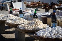Uzbekistán, Urgut District, mercado callejero en el paso - foto de stock