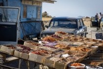 Street market at pass of Urgut District, Uzbekistan — Stock Photo