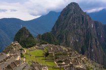 Peru, Cusco, Urubamba, Scenic view of Machu Picchu is a UNESCO world heritage site — Stock Photo