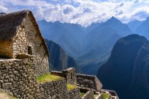 Peru, Cusco, Urubamba, Machu Picchu paisagem de montanhas cênicas — Fotografia de Stock
