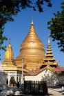 Myanmar (Burma), Mandalay region, Nyaung-U, Shwezigon Pagoda — Stock Photo