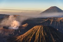 Indonesia, Java Timur, Probolinggo, sunrise at Bromo viewpoint at Cemoro-Lewang — Stock Photo
