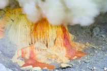 Indonesia, Java Timur, Bondowoso, Liquid sulfur, Volcano Ijen — стокове фото