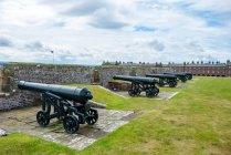 Cañones de Fort George en Moray Firth, Inverness, Highlands, Escocia, Reino Unido - foto de stock