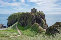 Regno Unito, Scozia, Aberdeenshire, Stonehaven, Dunnottar Castle rovine sulla scogliera costiera — Foto stock