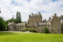 Regno Unito, Scozia, Highland, Nairn, Cawdor Castle vista dal giardino — Foto stock