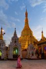 Myanmar (Birmania), Yangón, Yangón, Shwedagon Pagoda - foto de stock